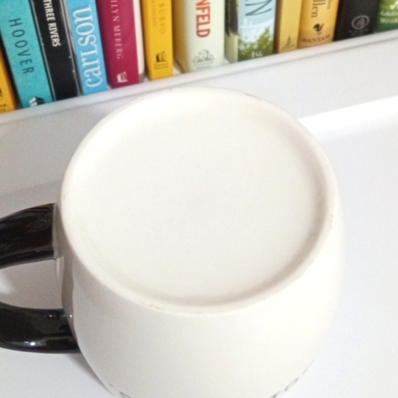 BOOKAHOLIC COFFEE MUG BLACK CREAM 16oz. NWOT - Picture 5 of 7